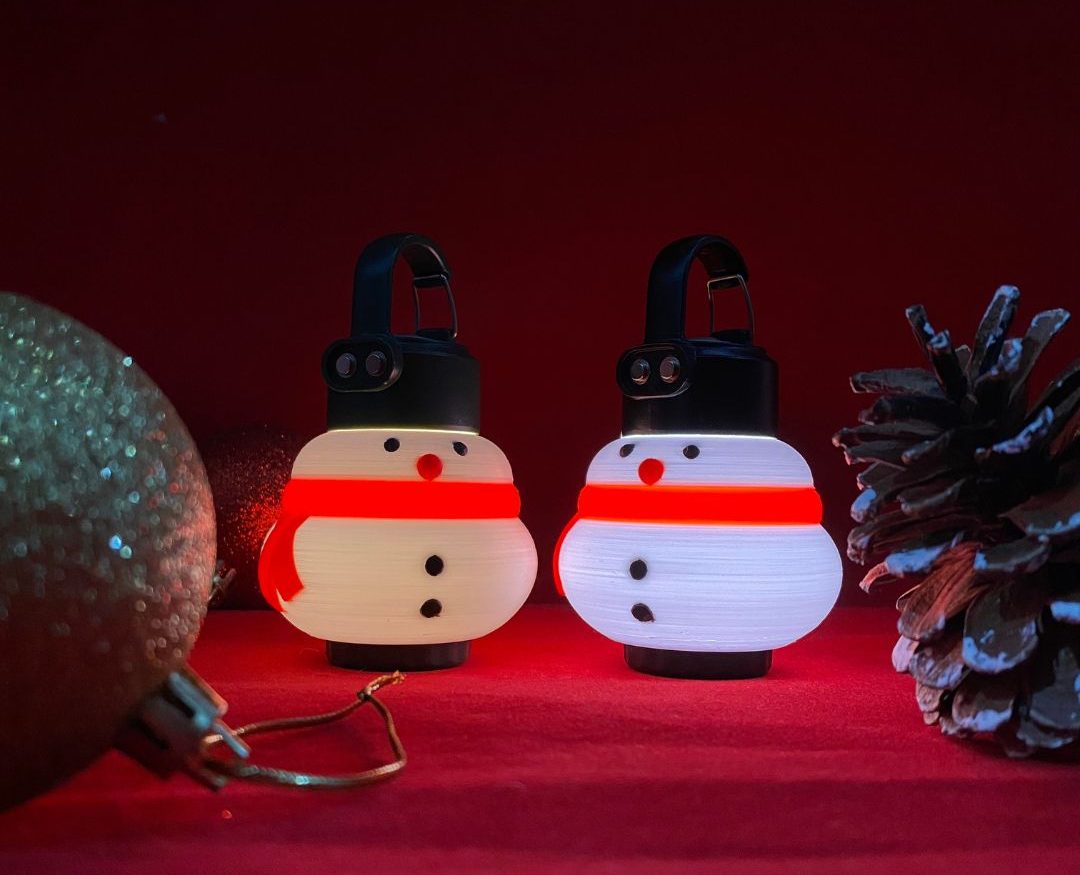 Christmas setup with Ledlenser ML4 Gift Box illuminating festive décor